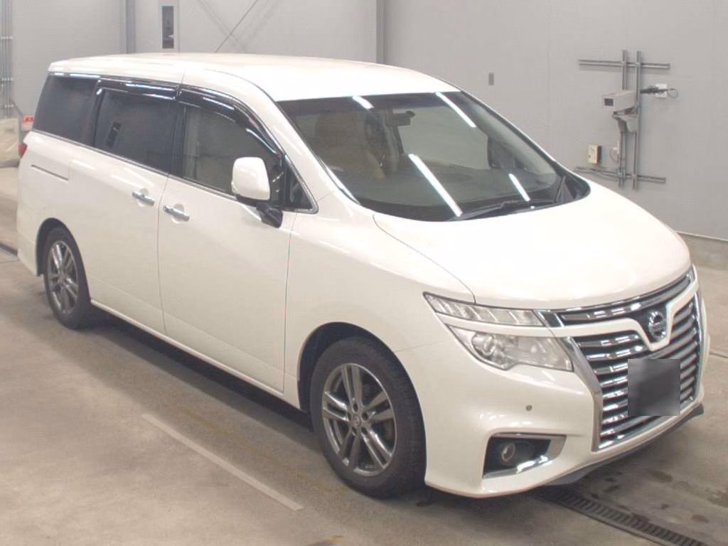NISSAN ELGRAND