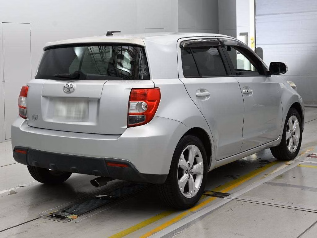 TOYOTA IST