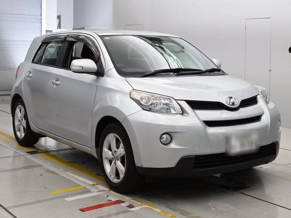 TOYOTA IST