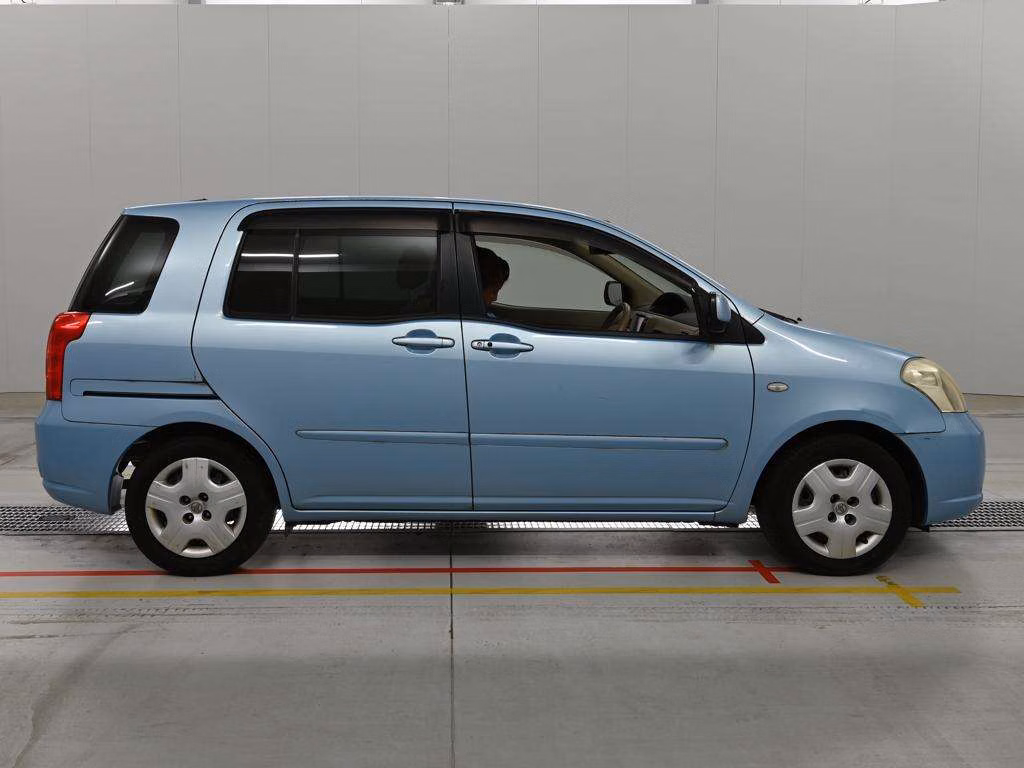 TOYOTA RAUM