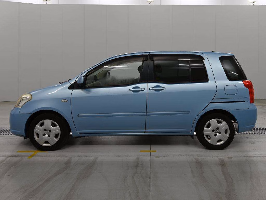 TOYOTA RAUM