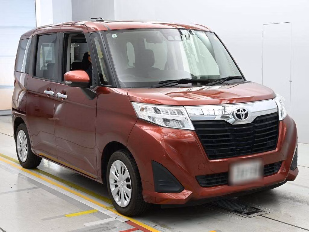 TOYOTA ROOMY