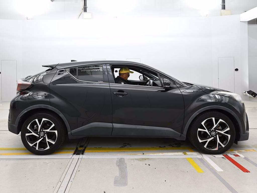 TOYOTA C-HR