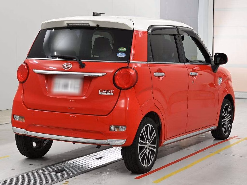 DAIHATSU CAST