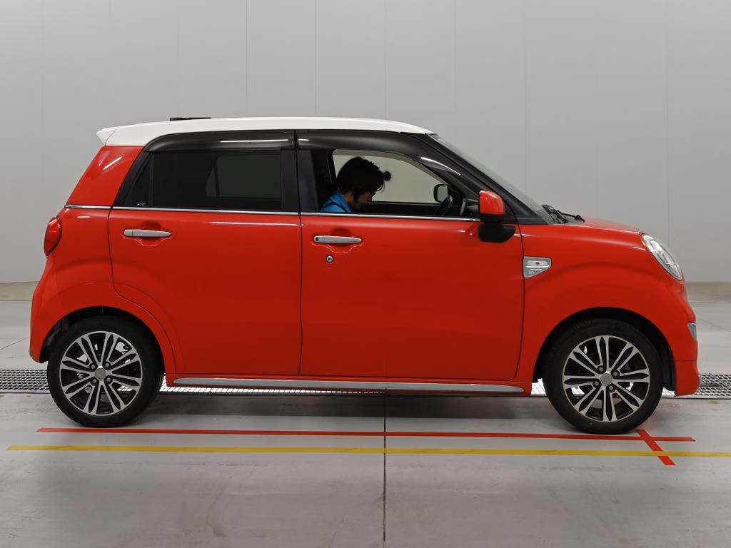DAIHATSU CAST