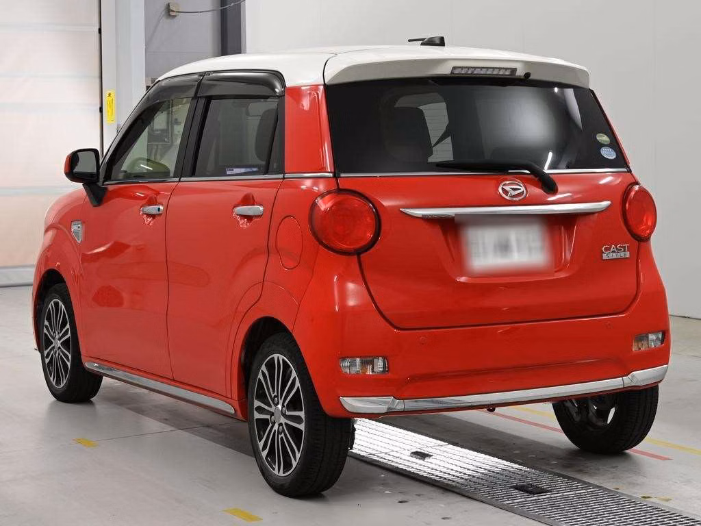 DAIHATSU CAST