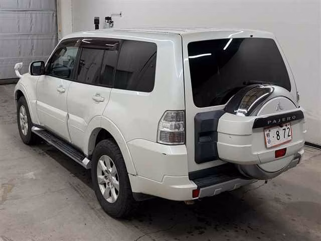 MITSUBISHI PAJERO