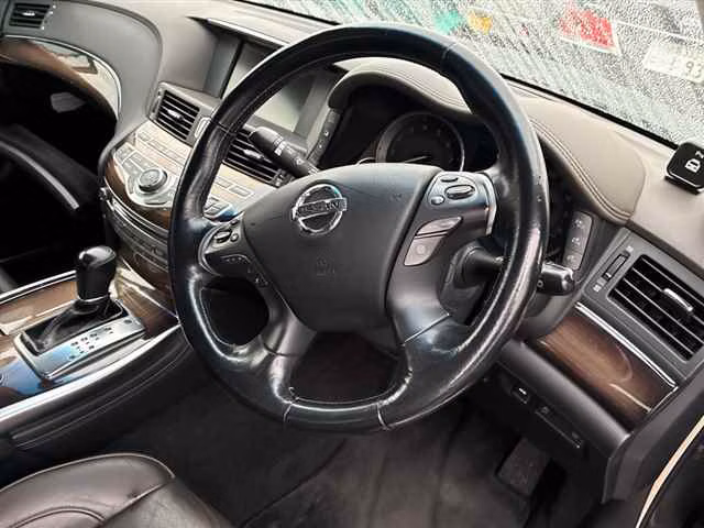 NISSAN FUGA