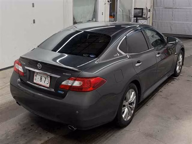 NISSAN FUGA