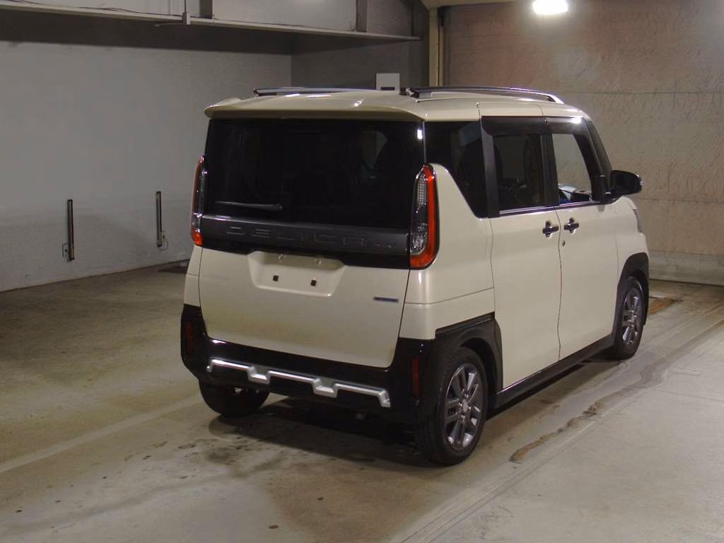 MITSUBISHI DELICA MINI