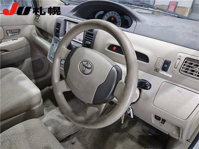 TOYOTA RAUM