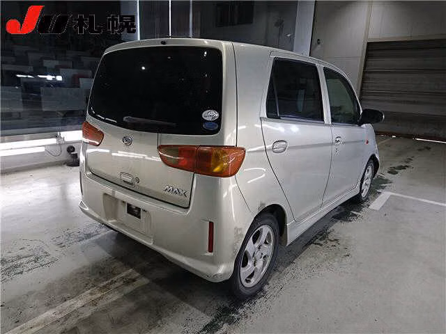 DAIHATSU MAX