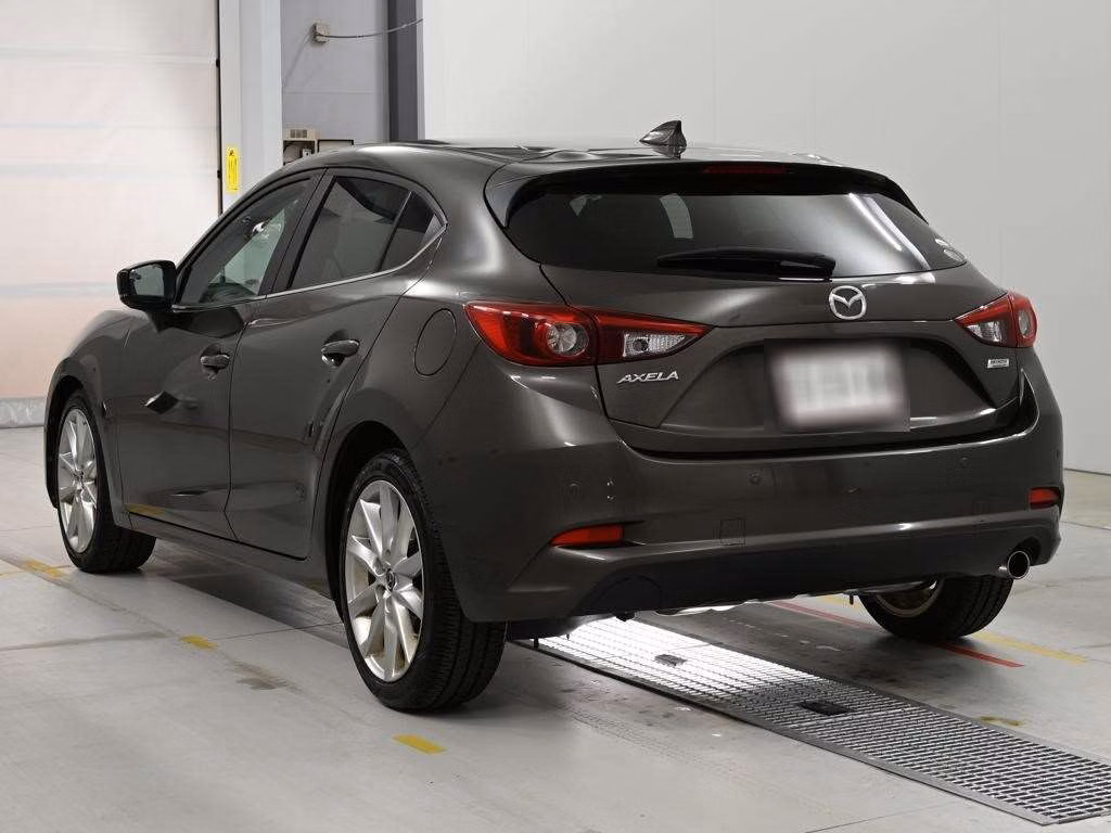 MAZDA AXELA