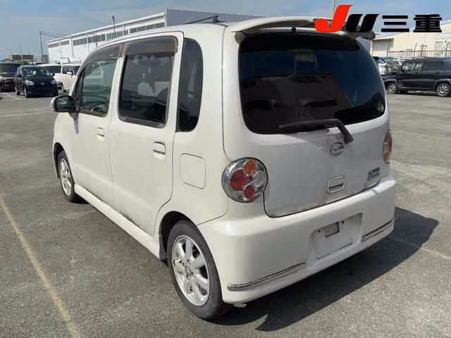 DAIHATSU MOVE LATTE