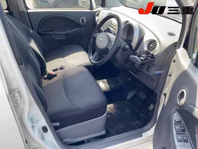 DAIHATSU MOVE LATTE