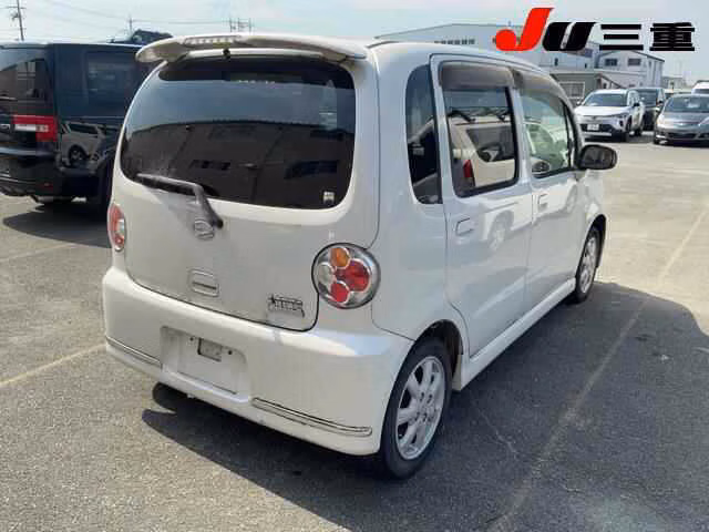 DAIHATSU MOVE LATTE
