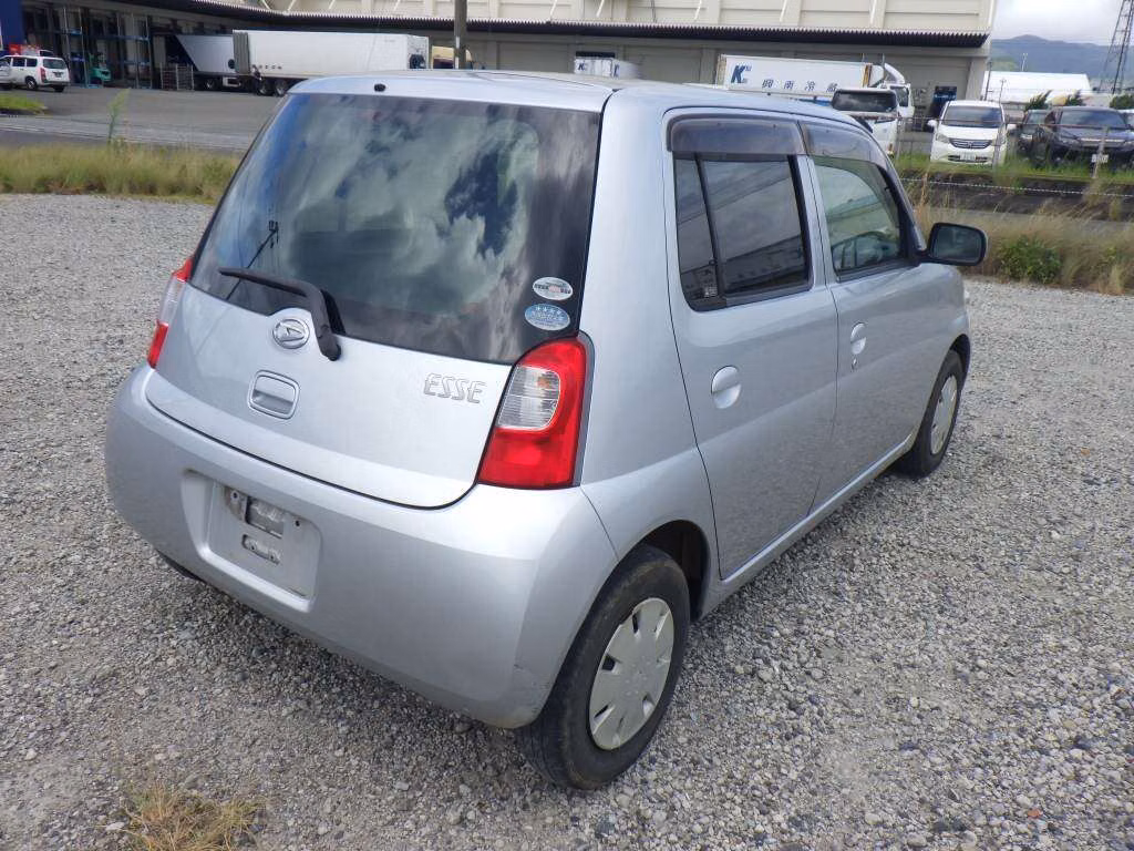 DAIHATSU ESSE