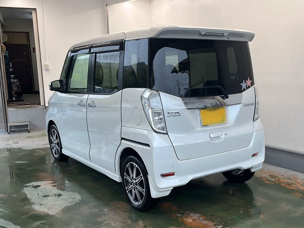 MITSUBISHI EK SPACE