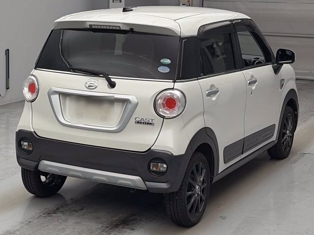 DAIHATSU CAST