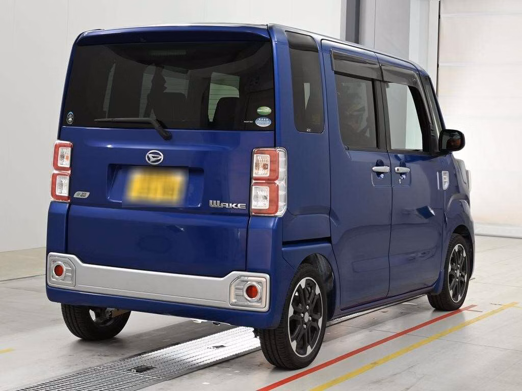 DAIHATSU WAKE