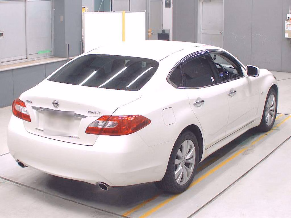 NISSAN FUGA