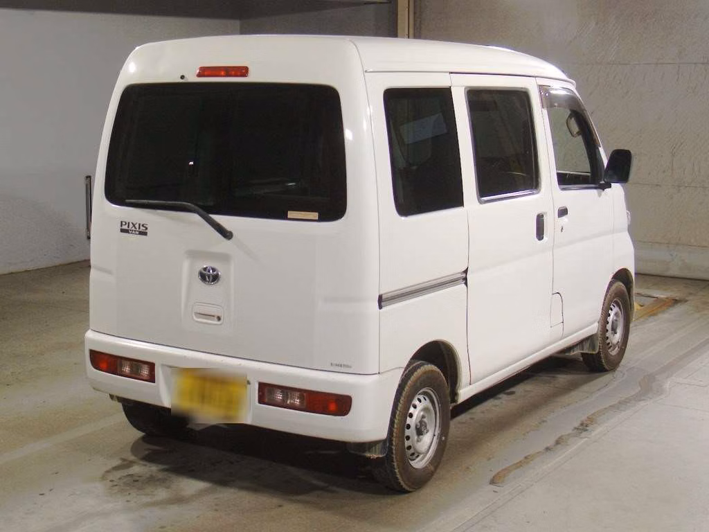 TOYOTA PIXIS VAN