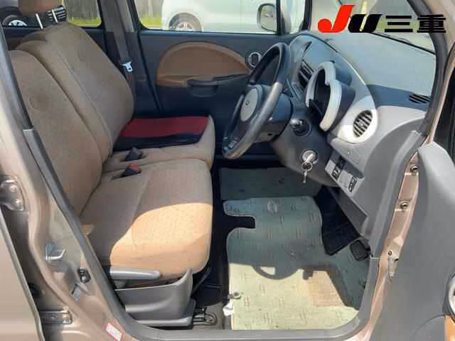 DAIHATSU MOVE LATTE