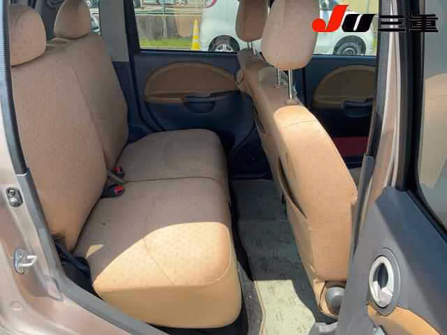 DAIHATSU MOVE LATTE