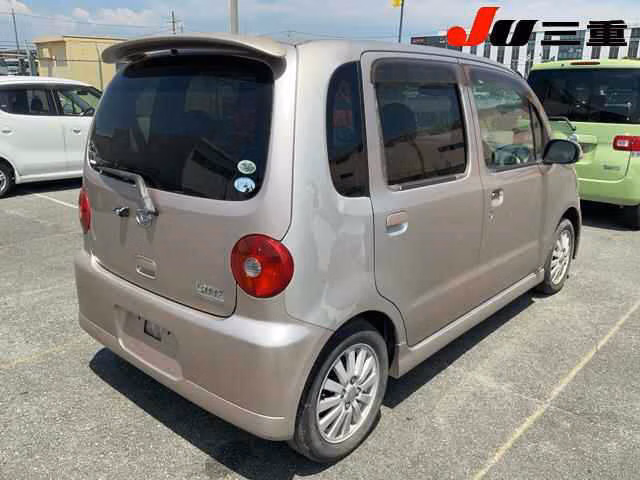 DAIHATSU MOVE LATTE