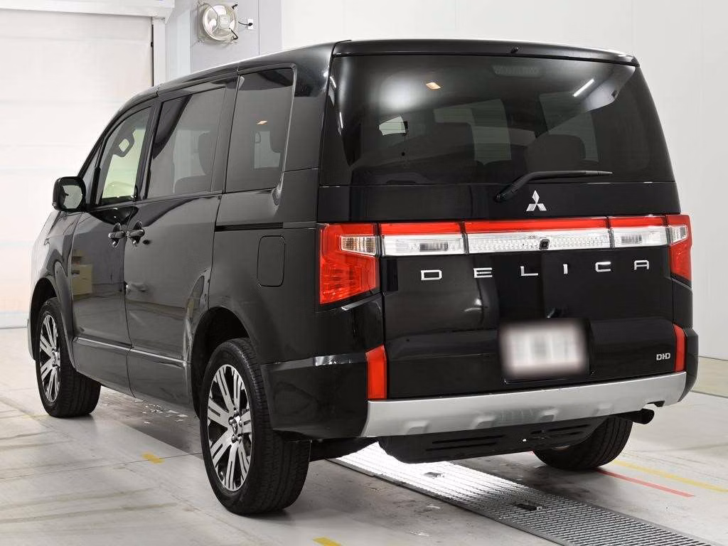 MITSUBISHI DELICA D:5