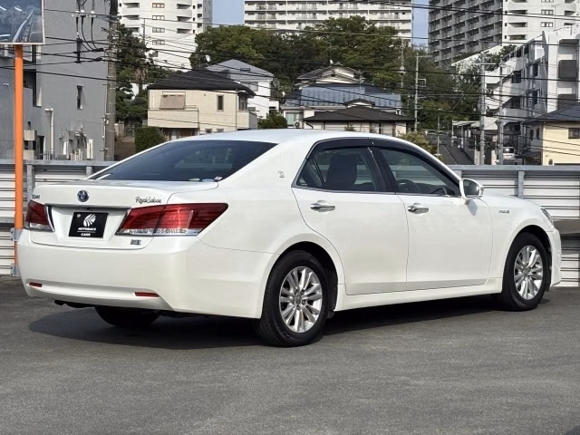 TOYOTA CROWN