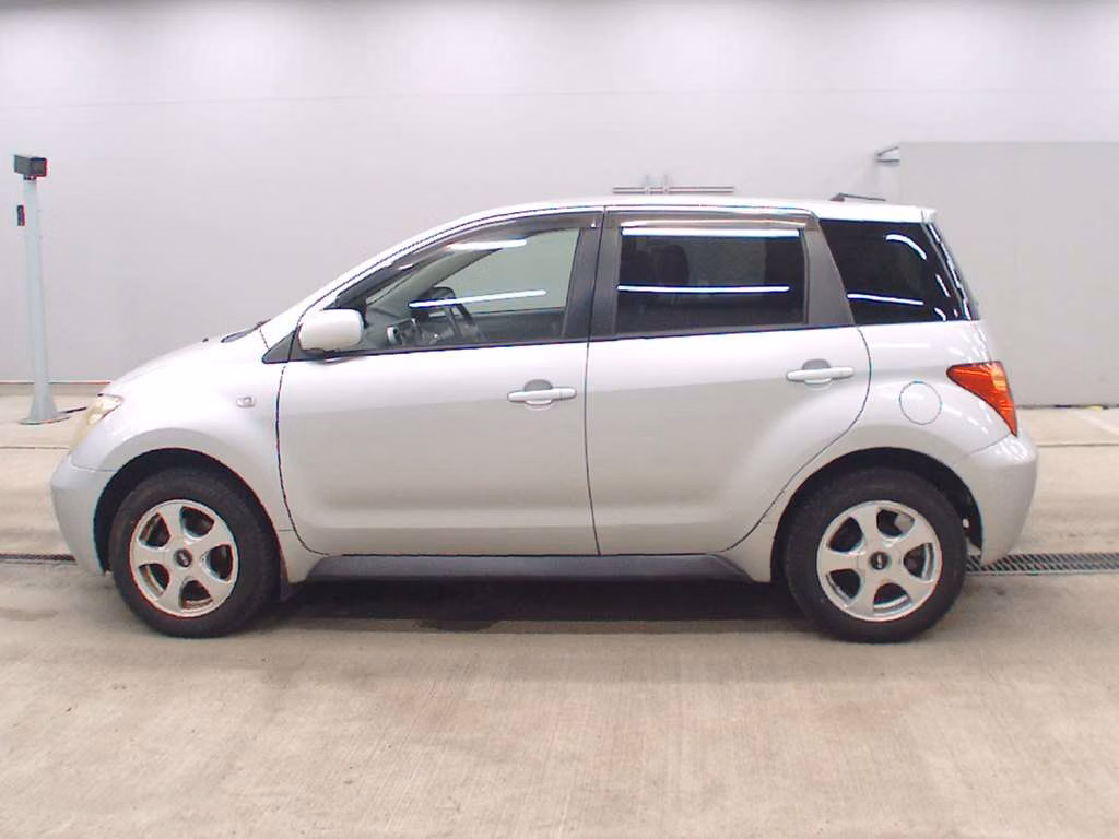 TOYOTA IST