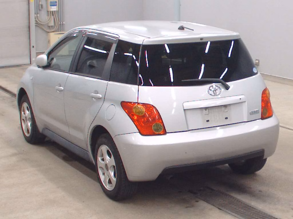TOYOTA IST