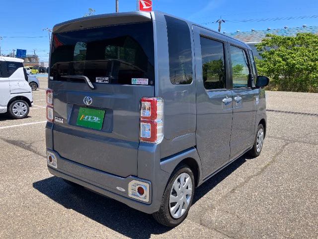 TOYOTA PIXIS MEGA