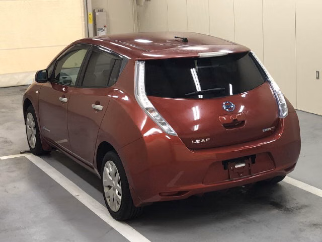 NISSAN LEAF