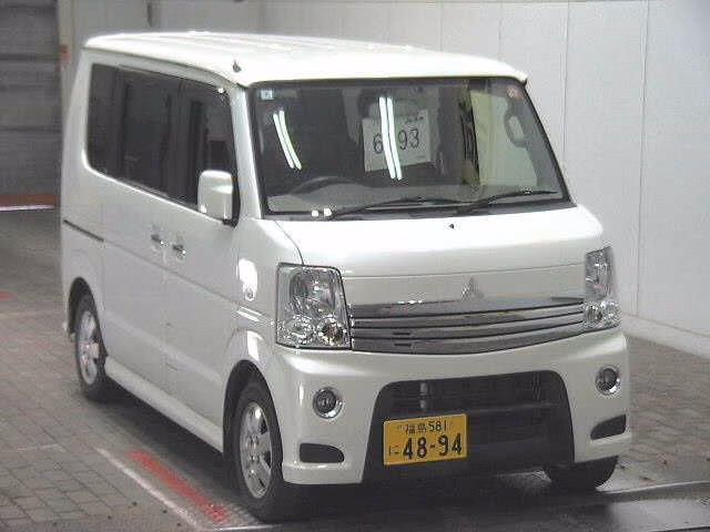 MITSUBISHI TOWN BOX