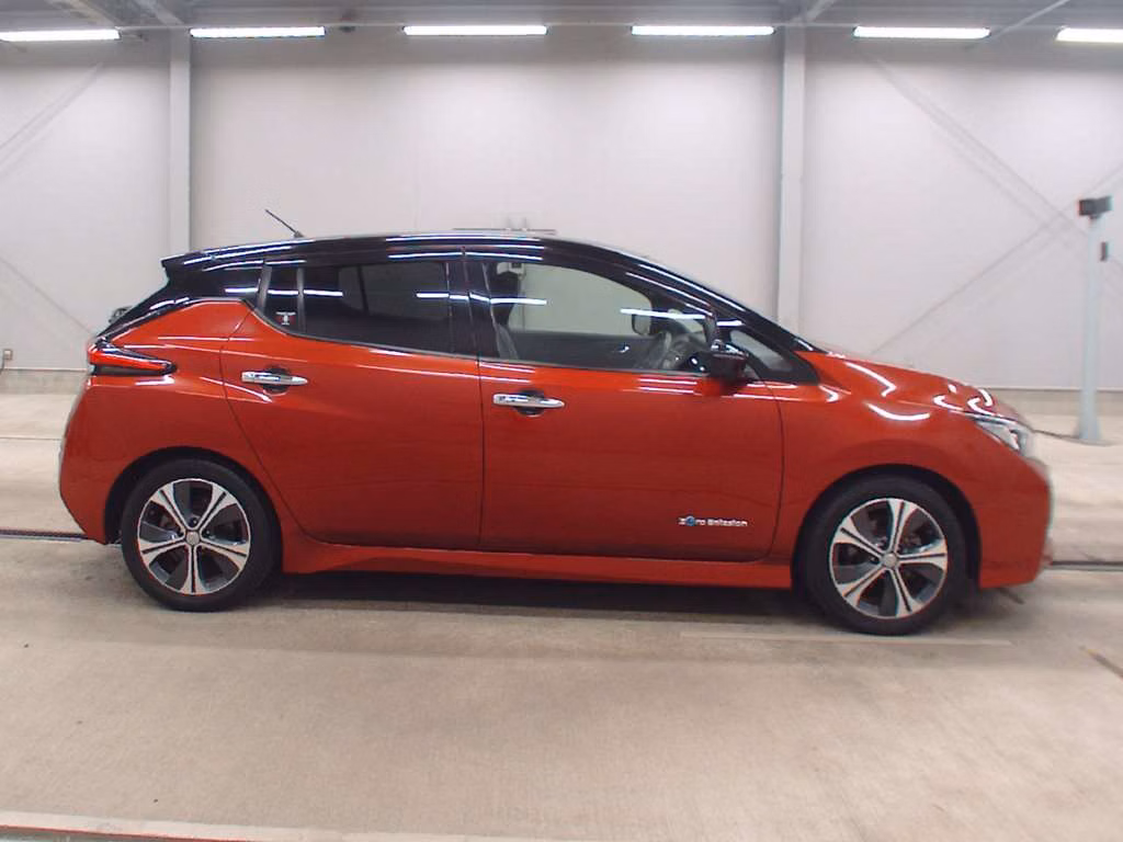 NISSAN LEAF