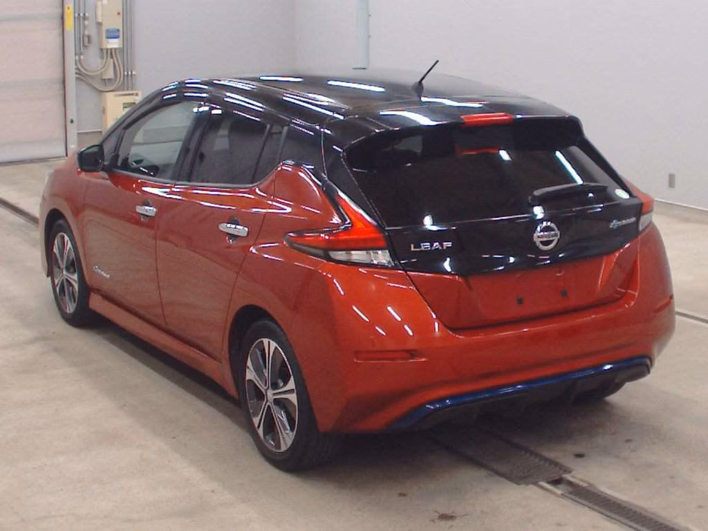 NISSAN LEAF