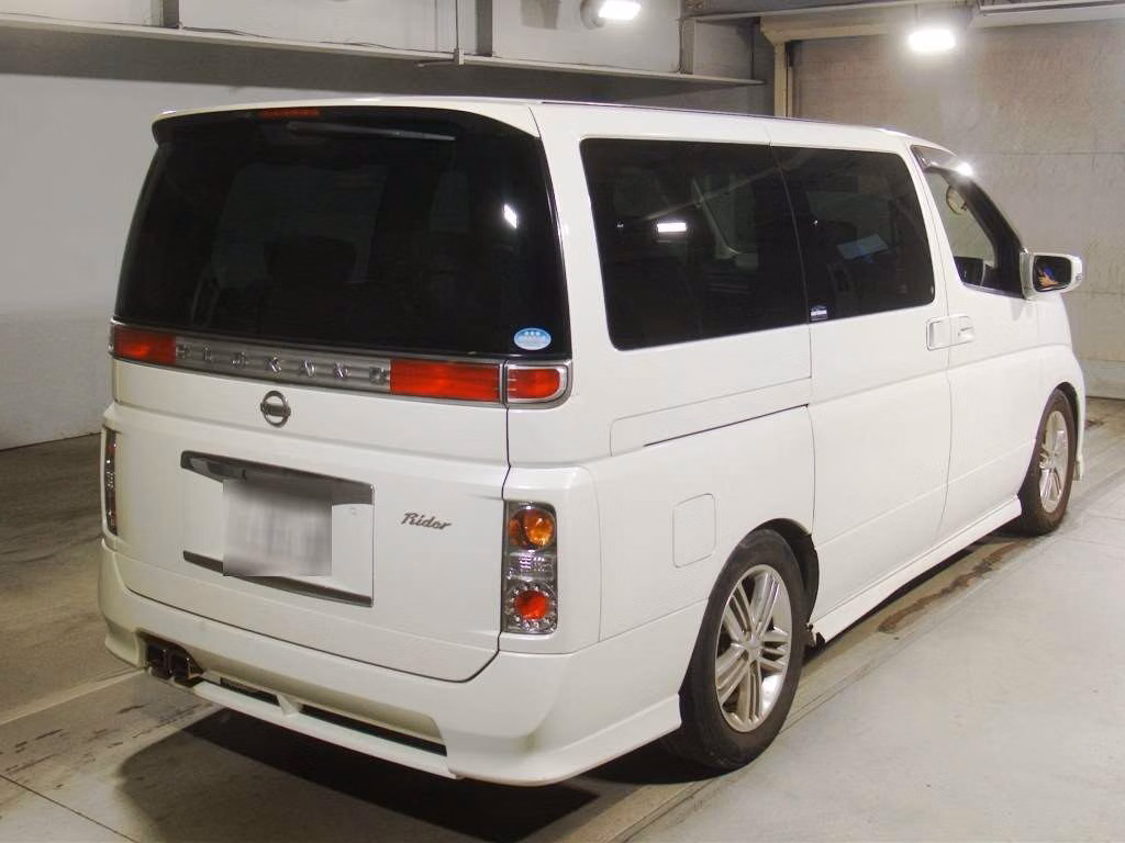 NISSAN ELGRAND