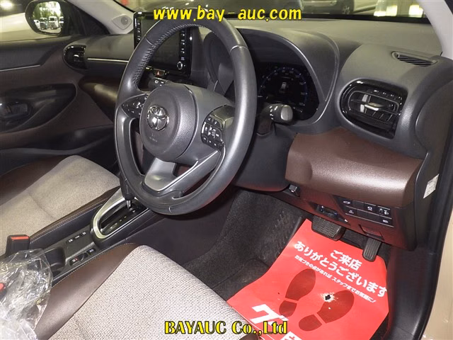 TOYOTA YARIS CROSS