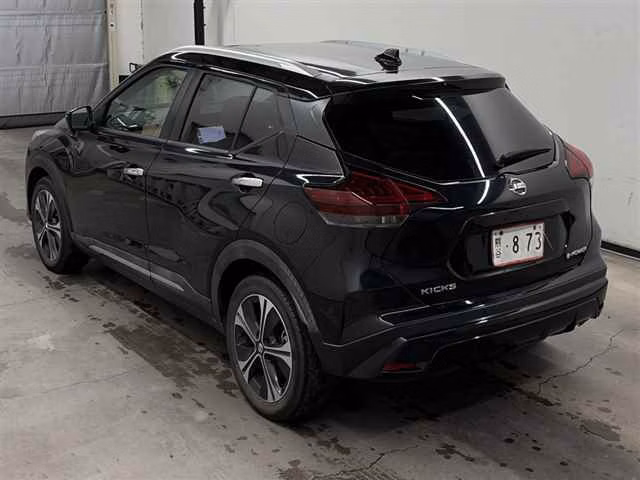 NISSAN KICKS