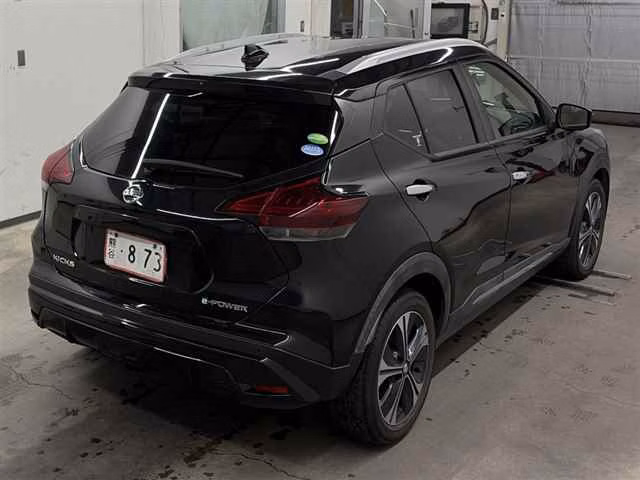 NISSAN KICKS