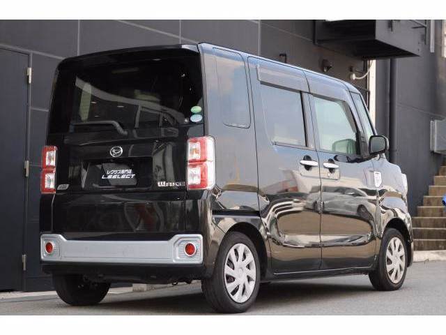 DAIHATSU WAKE