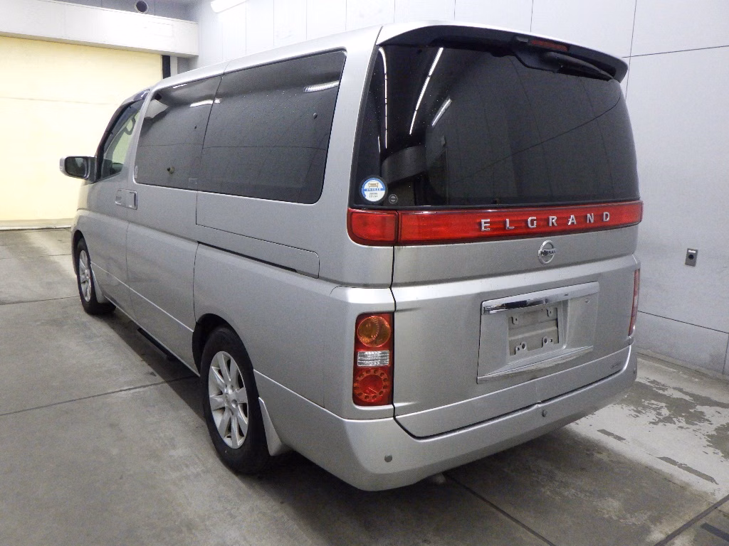 NISSAN ELGRAND