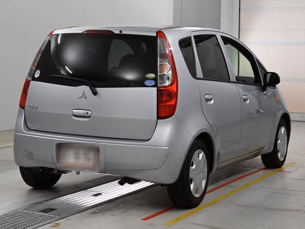 MITSUBISHI COLT