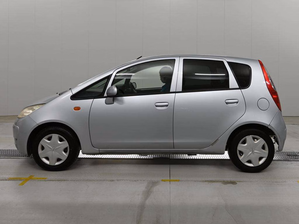 MITSUBISHI COLT