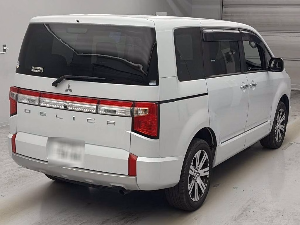 MITSUBISHI DELICA D:5