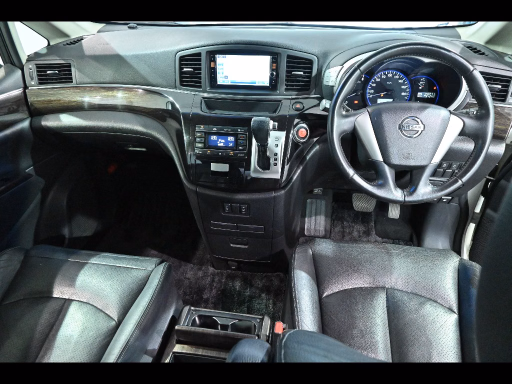 NISSAN ELGRAND