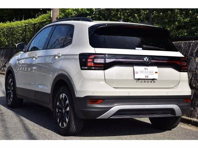 VOLKSWAGEN T-CROSS