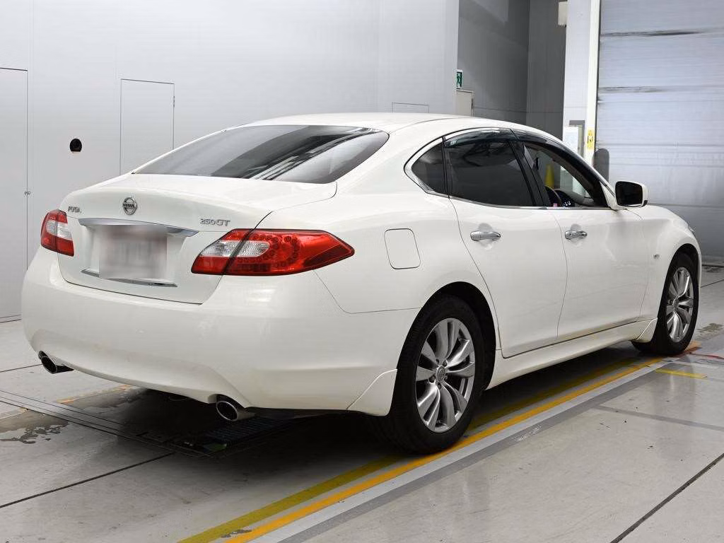 NISSAN FUGA